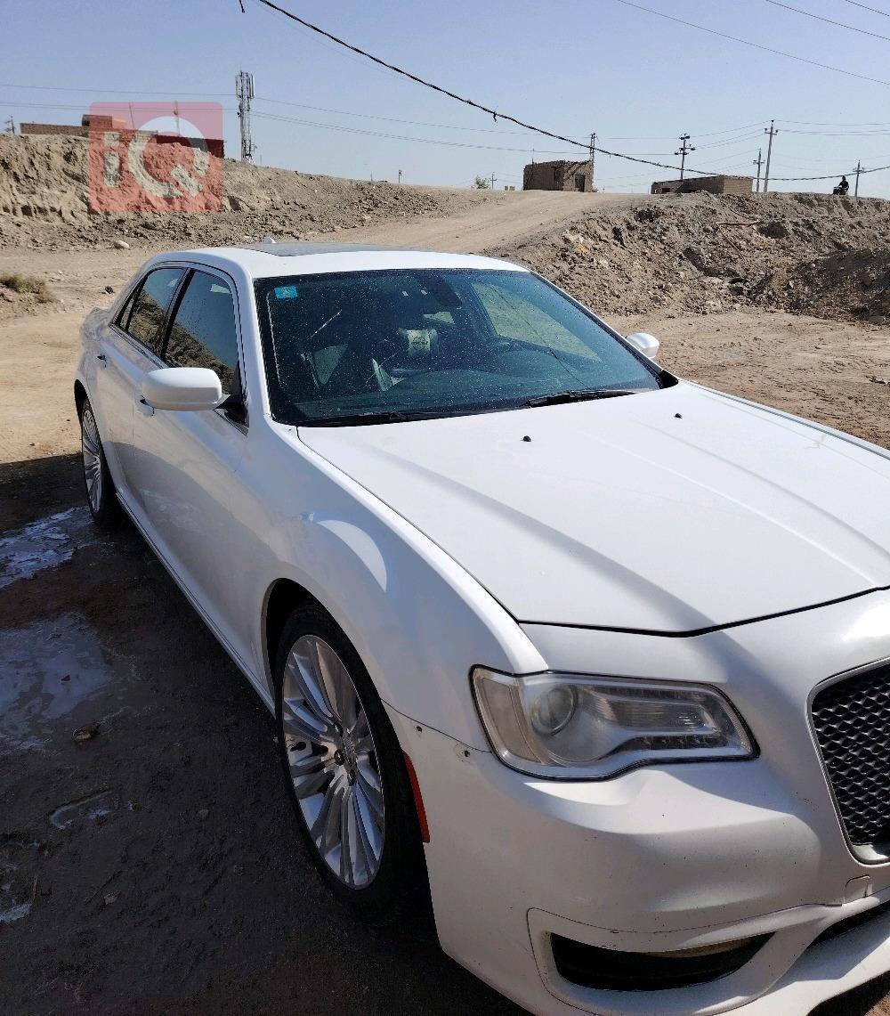 کرایسلەر 300